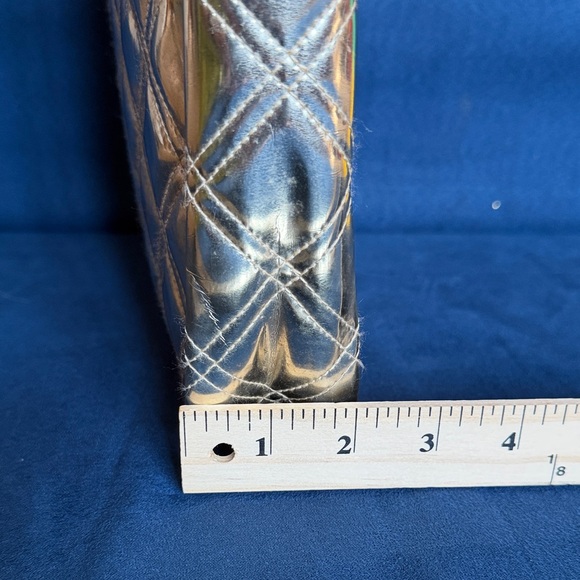 PurseN Quilted Metallic Crossbody - Silver - Picture 4 of 15